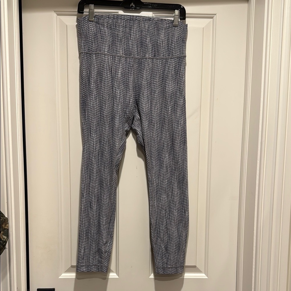 Chic Gray Herringbone lululemon size 10 Leggings